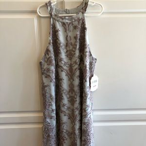 Sleeveless lace dress